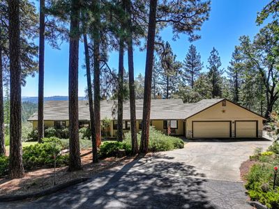 6435 Green Leaf Ln