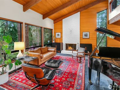 19616 44th Place NE