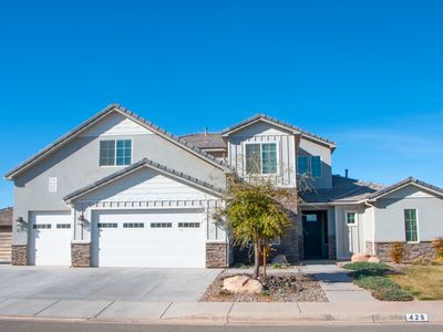 429 E Treasure Rd