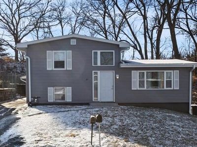 Property at 27 Kimberly Dr, Council Bluffs, IA