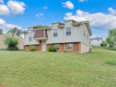 Property at 2203 Inge Cir, Salem, VA