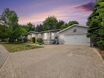 3628 W Forest Hill Cir