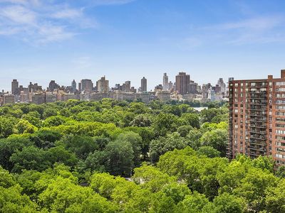 392 Central Park W APT 19X