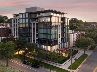 301 Kenwood Pkwy #801