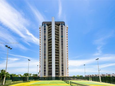 1800 NE 114th St APT 511