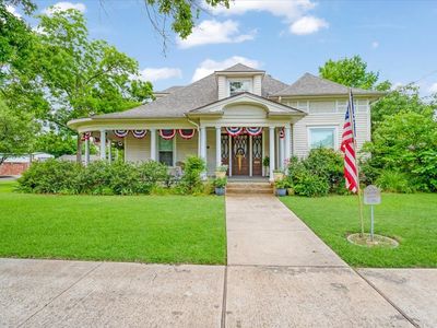 704 E Main St