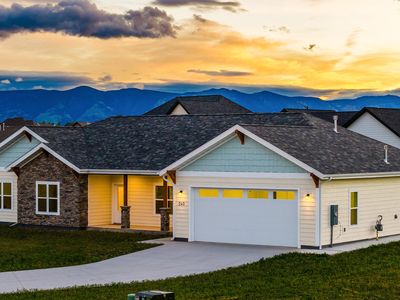 240 Sunrise Ct