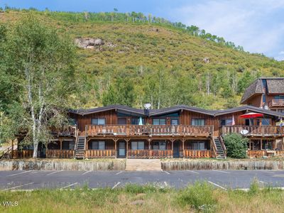 2059 Chamonix Ln APT 9