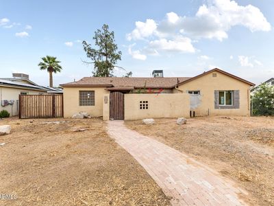 1423 E CORONADO Road