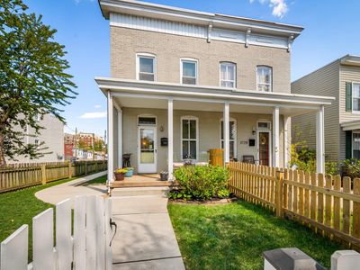 3731 Roland Ave