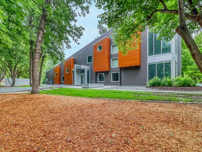 131 49th Ave E