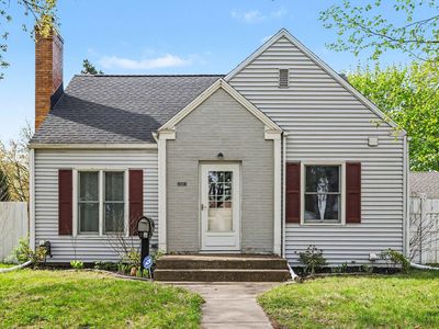 1528 Roseland Ave