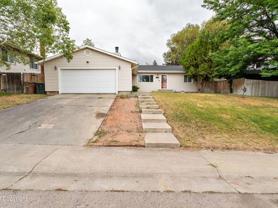 Property at 3200 Fitzpatrick Dr, Gillette, WY