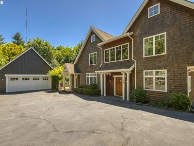 483 NW Skyline Crest Rd
