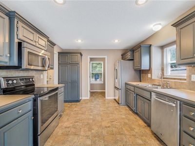 Property at 1601 NW Nicholas Dr, Grain Valley, MO