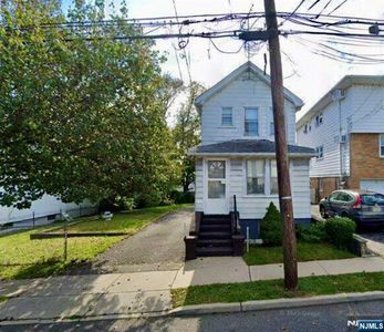 76 Hamilton Ave