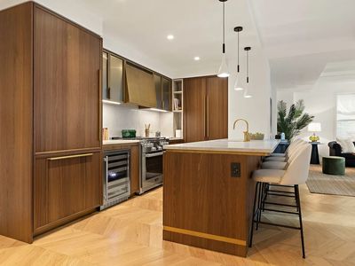 393 W End Ave APT 7A