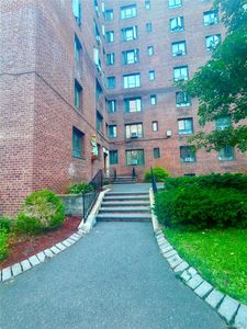 1591 Metropolitan Avenue #5C
