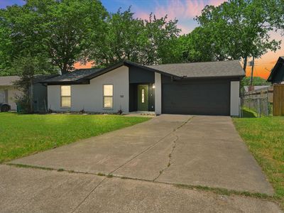 1222 Saturn St
