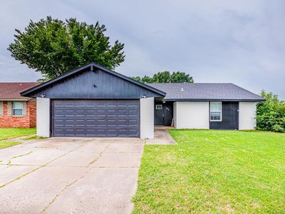 1107 E Will Rogers Dr