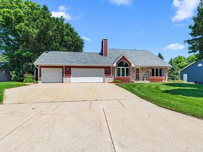 8370 W Hillsdale DRIVE