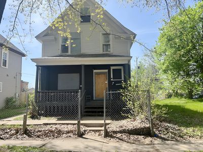 686 Sherburne Ave