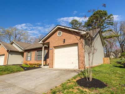 8411 Ivy Green Way