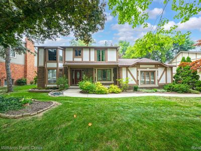 1077 Maple Leaf Dr