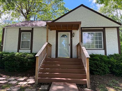 2232 S 13th Ter