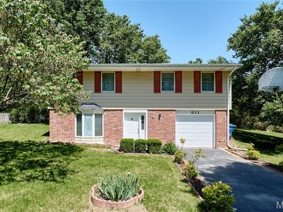 811 Villette Ct