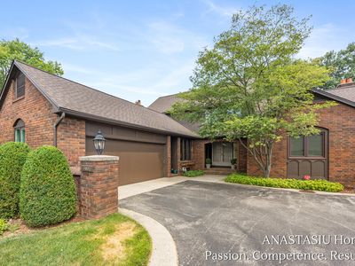 6081 N Gatehouse Dr SE