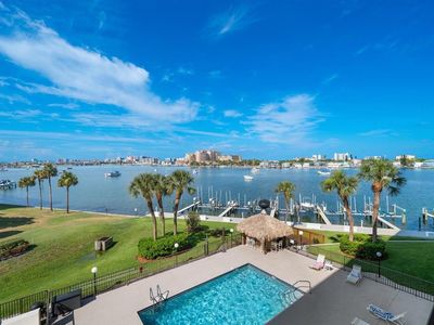 650 Island Way APT 404