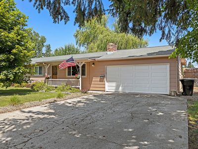 247 Rosewood Dr
