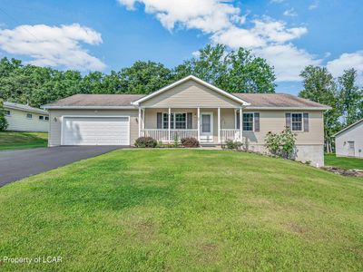 38 Lee Ave