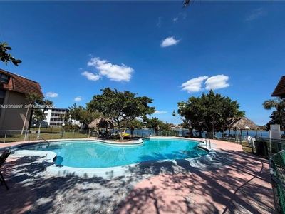 661 NE 195th St APT 407