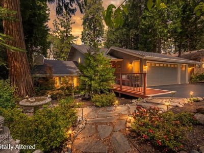 757 Larkspur Ln
