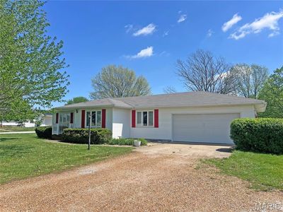 Property at 172 Ballpark Trl, Litchfield, IL