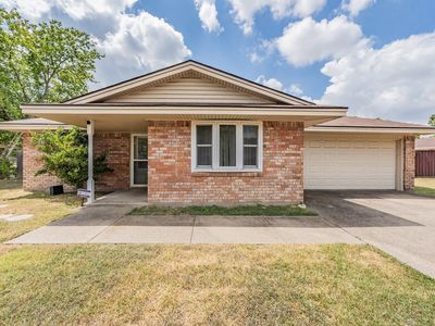 Property at 119 S Crestwood Blvd, Desoto, TX