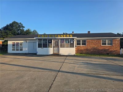 712 E Country Club Dr NW
