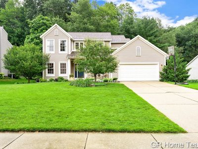 7436 Las Palmas Dr NE