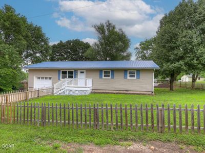 Property at 201 N Bobbie Smith St, Diamond, MO