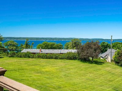 240 Peninsula Hills Dr