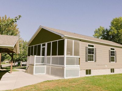 2200 Black Pine Dr