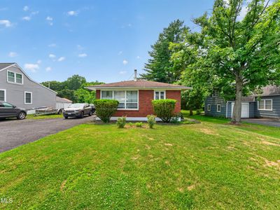 9 Fairlawn Avenue
