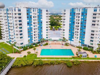 935 N Halifax Ave APT 610