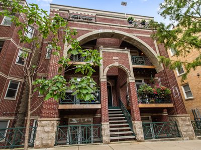 4124 N Kenmore Ave APT 3S