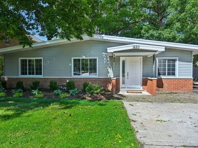 Property at 1420 Magnolia St, Glenview, IL