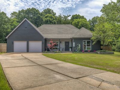 105 S Desert Palm Ave