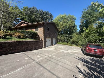 129 Hillcrest Dr