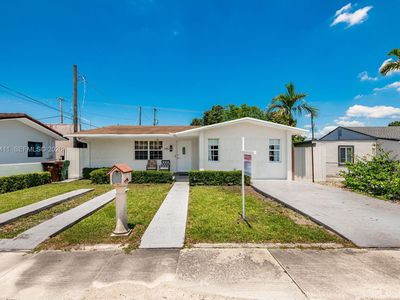 395 W 39th Pl